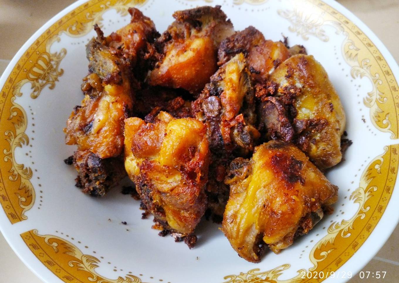 Ayam goreng kemiri