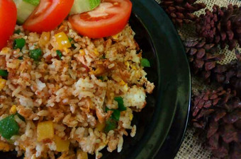 Bagaimana Membuat Nasi Goreng Kari Kornet Enak Terbaru