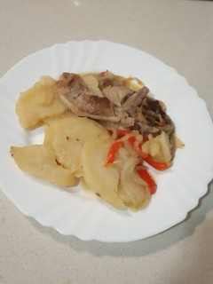 Una foto de Cordero 🍖 con patatas 🥔🥔