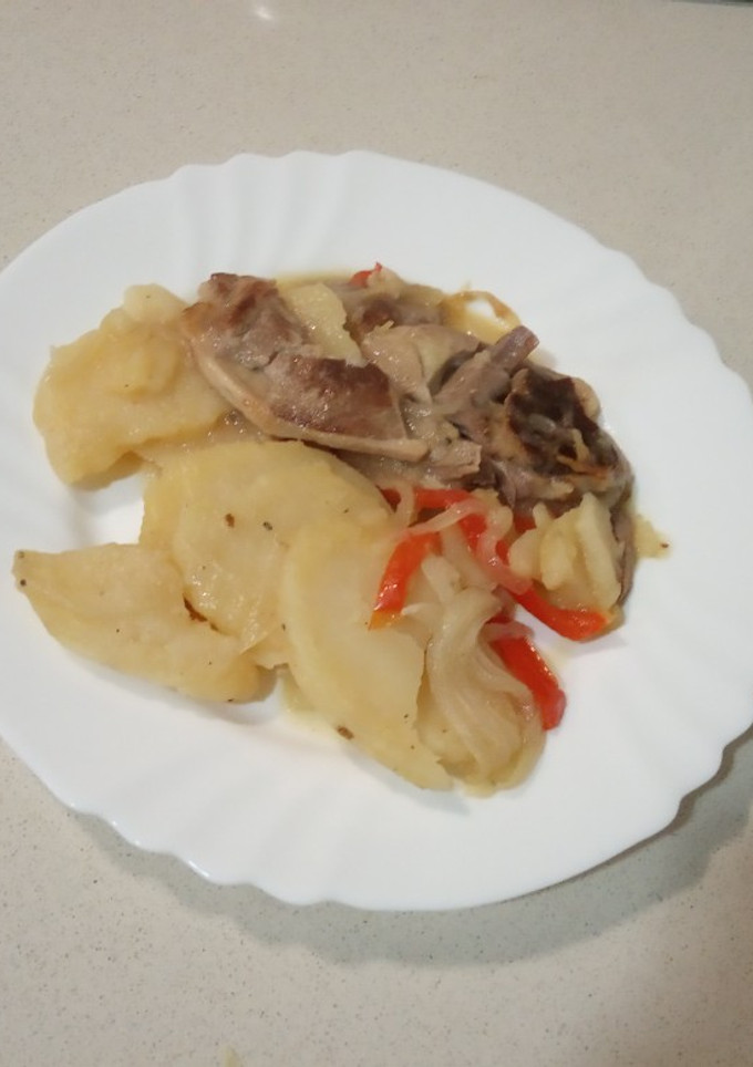 Una foto de Cordero 🍖 con patatas 🥔🥔