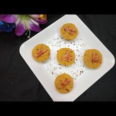 A picture of Carrot Coconut Carrom Wheatflour Muffin.