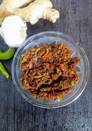 લીલા મસાલાની ચટણી (Green Masala Chutney Recipe In Gujarati) રેસીપી મુખ્ય ફોટો