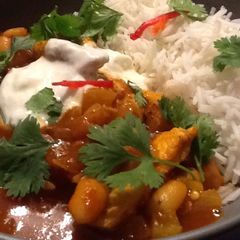 Yellow chicken curry A picture of Yellow chicken curry.