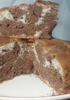 Una foto de Torta marmolada de maicena sin tacc muy fácil de hacer y esponjosa