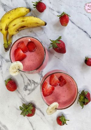 A picture of Strawberry and Banana Smoothie.