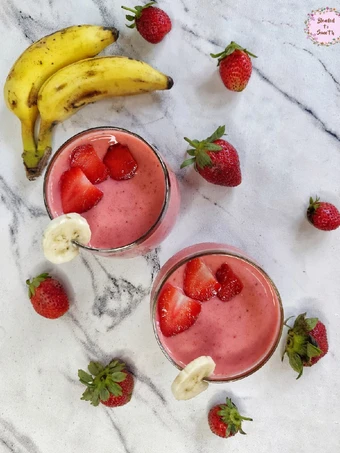 Easy Steps to Prepare Strawberry and Banana Smoothie the Can Spoil the Tongue Really delicious