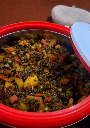 मेथी गाजर मटर आलू की सब्ज़ी (Methi gajar matar aloo ki sabzi recipe in Hindi) रेसिपी मुख्य फोटो