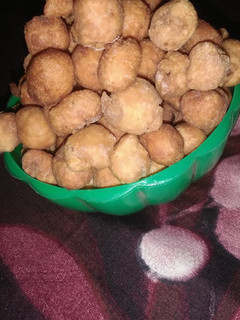 A picture of Peanut burger home made.