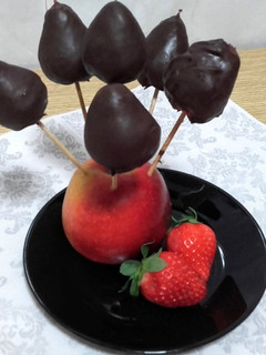 Una foto de Cake pops - fresa y chocolate