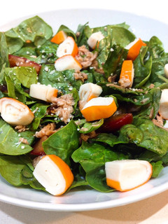 Una foto de Ensalada de espinacas