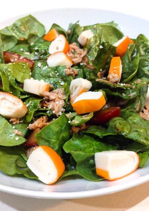 Una foto de Ensalada de espinacas