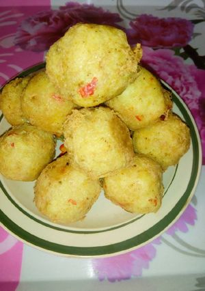 A picture of Yam balls.