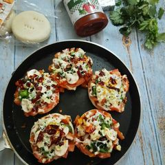 A picture of Mini pizza.