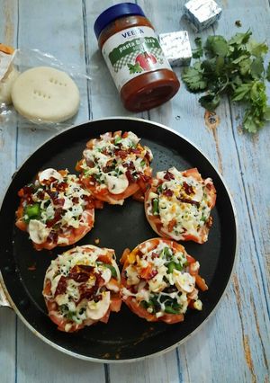 A picture of Mini pizza.