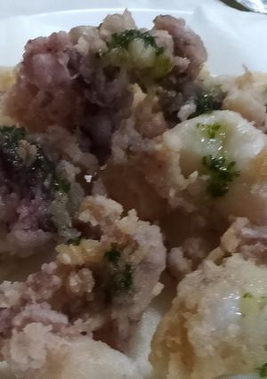 Una foto de Calamarines Fritos con Picada de Julivert Fresca
