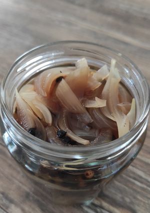 Une photo de Pickles d'oignon