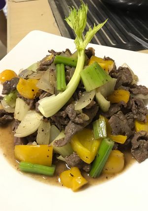 รูปของ เนื้อผัดพริกไทยดำ