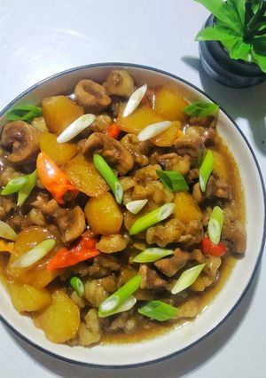 Foto resep Tumis Kentang & Jeroan Kambing