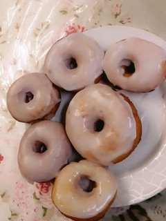 A picture of Glazed donuts.