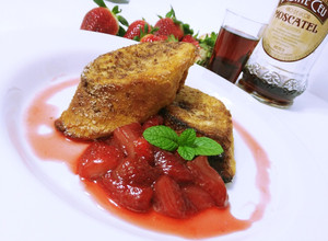 Foto principal de Torrijas caramelizadas al horno con compota de fresas al moscatel (¡¡¡sin nada de aceite!!!)