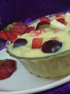फ्रूट कस्टर्ड (Fruit custard recipe in hindi) रेसिपी मुख्य फोटो