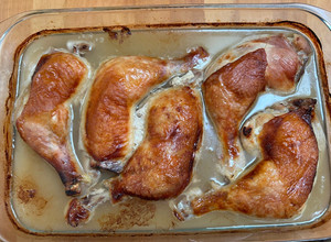 Una foto de Pollo asado al vino