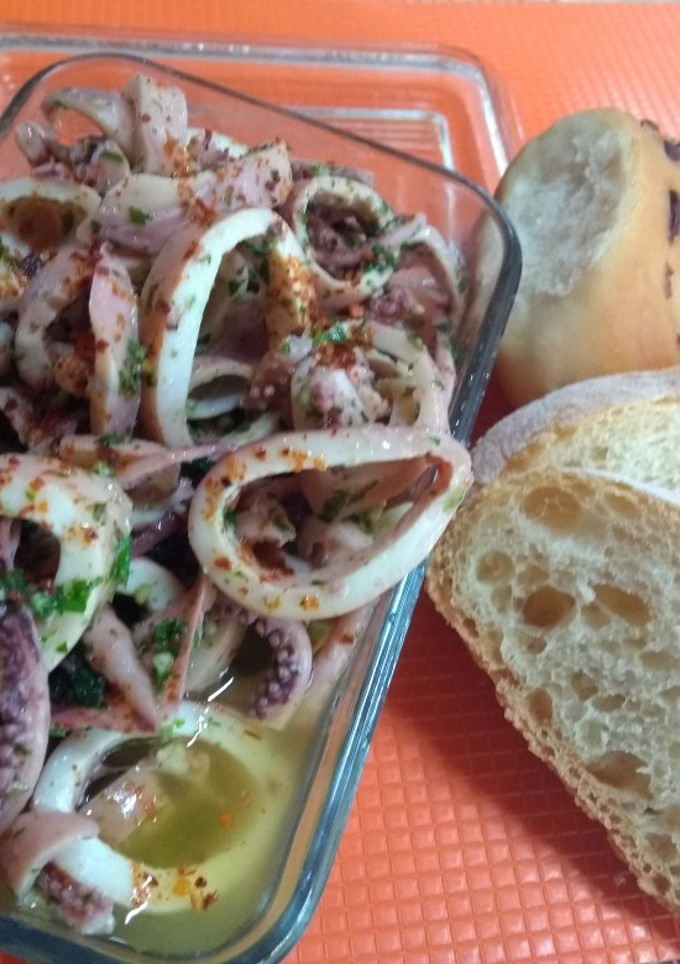 Una foto de Calamares a la provenzal
