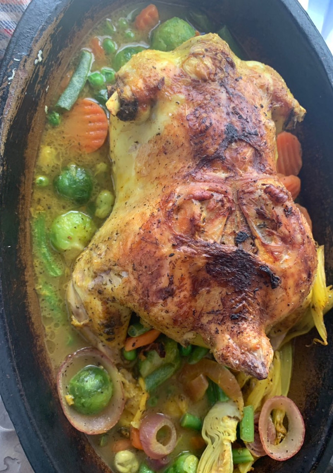 Una foto de Pollo al horno con verduras