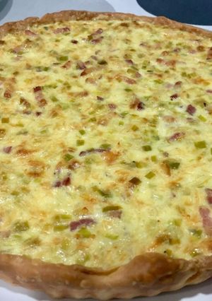 Una foto de Quiche de puerro y bacon
