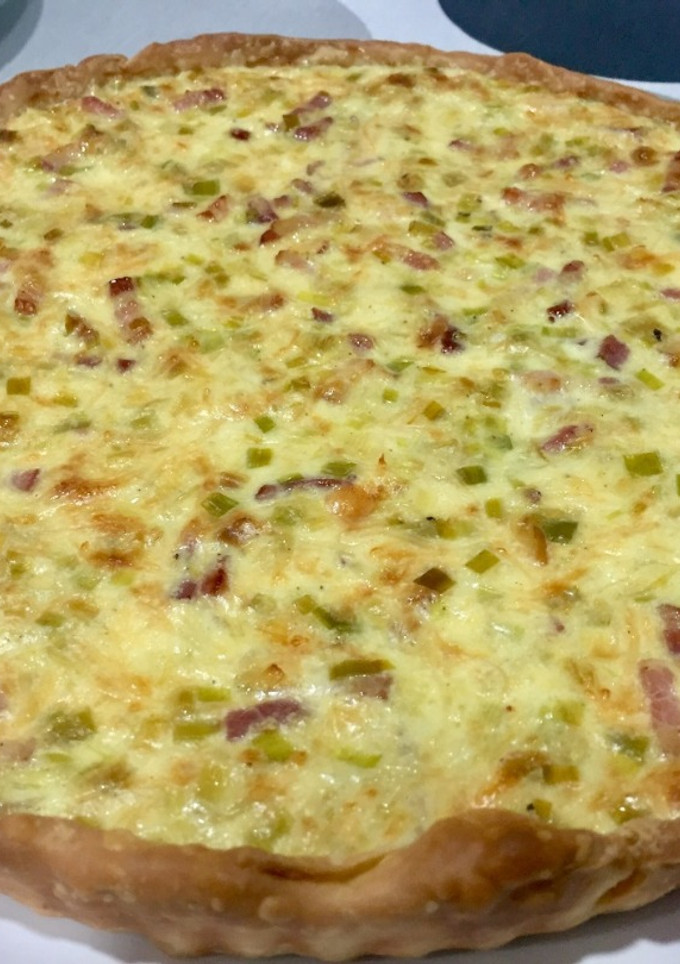 Una foto de Quiche de puerro y bacon