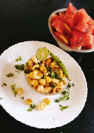 A picture of Chatpata Makhana (Lotus seeds chaat 😋).