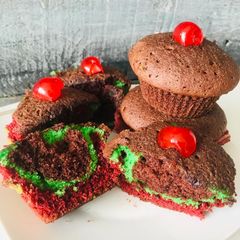 A picture of Tri-color cupcakes.