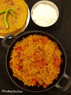 सेव टमाटर सब्ज़ी (Sev tamatar sabzi recipe in hindi) रेसिपी मुख्य फोटो