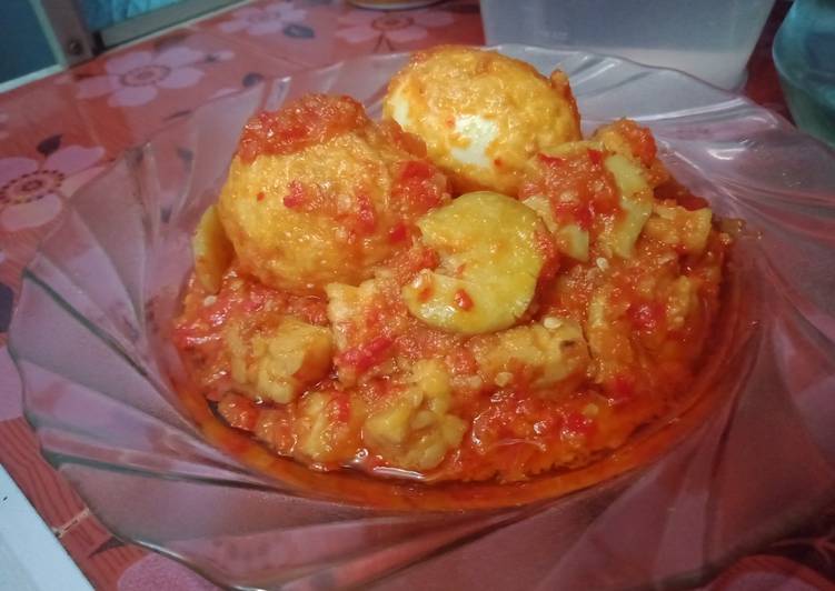 Telor, tempe, jengkol balado