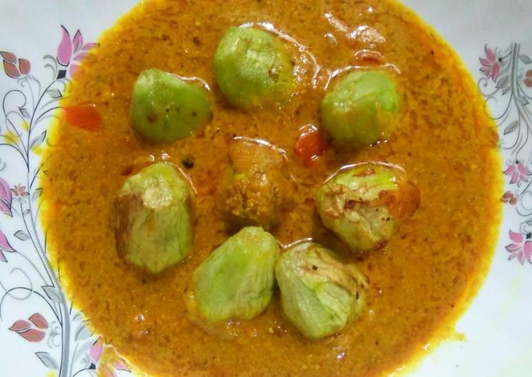 Easiest Way to Prepare Homemade Stuffed Pointed guard Gravy (Parwal curry)