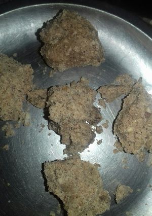 A picture of Atta Ladoo.