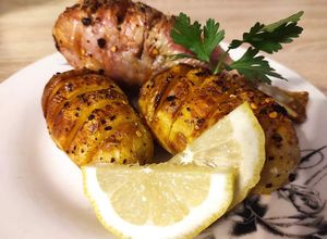 O poză a rețetei Idei pentru Friteuză cu aer cald🦃:Curcan cu garnitură de cartof.