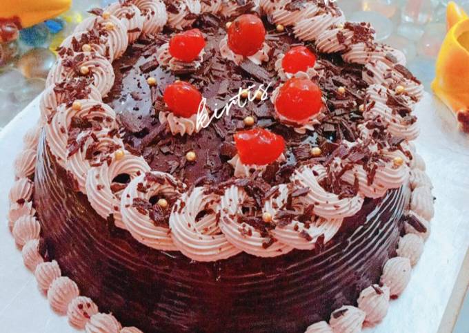 Order Eggless Dark Chocolate Mocha Cake Online | Theobroma