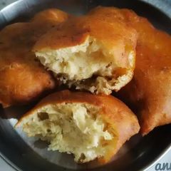 A picture of Mangalore buns.
