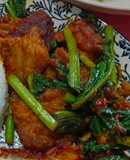 ผัดเผ็ดหมูกรอบด้วยหม้อทอดไร้น้ำมัน