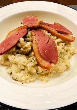 白醬野菇松露燉飯佐煙燻鴨胸 的食譜成品照片