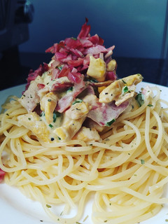 Una foto de Pasta Carbonara de Pollo Fácil en Casa