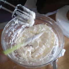 A picture of Buttercream icing.