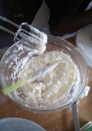 A picture of Buttercream icing.