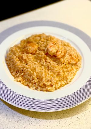 Una foto de Risotto con langostinos y limón