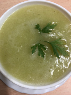 Una foto de 184. Sopa de cebolla, puerro y apio (entrante sopa)