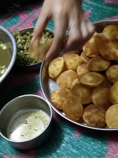 सूजी मैदा की पानीपूरी (Suji maida ki panipuri recipe in hindi) रेसिपी मुख्य फोटो