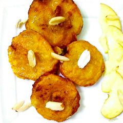 A picture of Apple Jalebi.