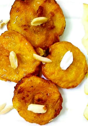A picture of Apple Jalebi.