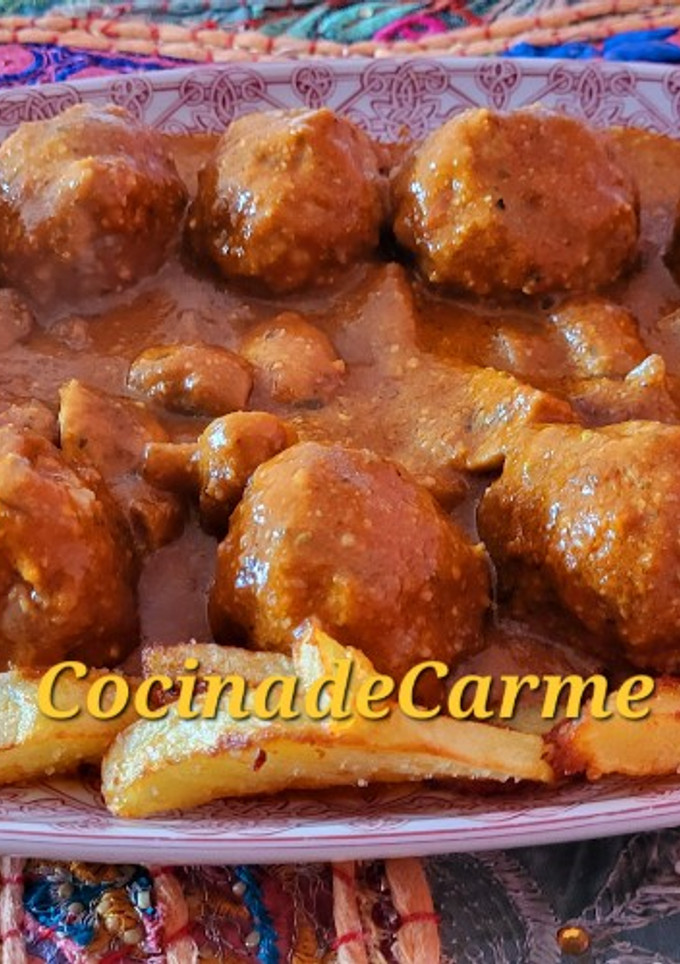 Una foto de Albóndigas con cacao y canela